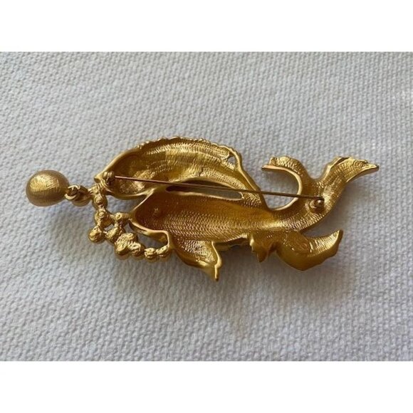 RARE VTG. 1990'S ELIZABETH TAYLOR FOR AVON "SEA SHIMMER" KOI FISH BROOCH SIGNED. - Picture 3 of 4